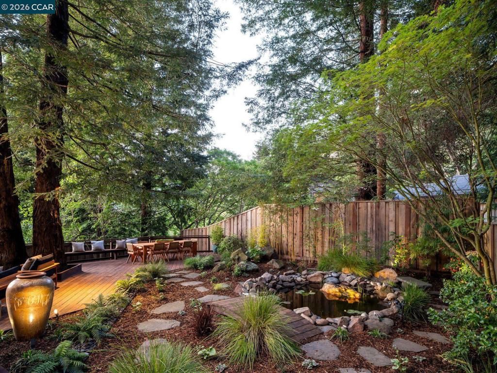 Image 33 of property listing at 6 Dorothy Pl, Berkeley, CA 94705