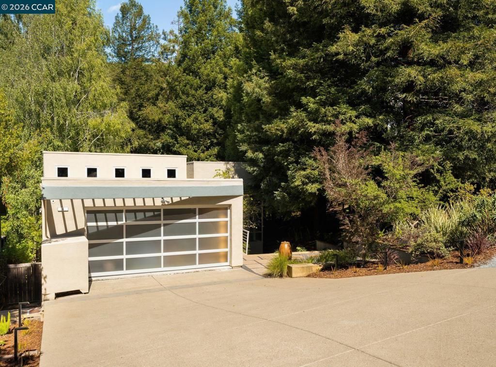 Image 37 of property listing at 6 Dorothy Pl, Berkeley, CA 94705