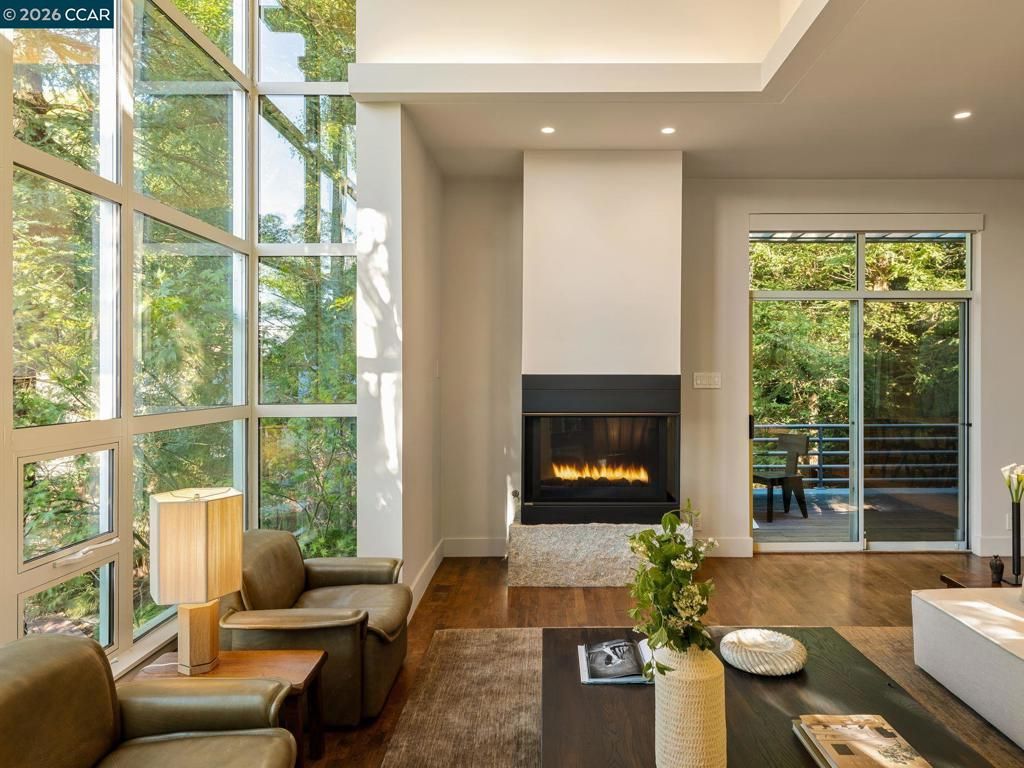 Image 6 of property listing at 6 Dorothy Pl, Berkeley, CA 94705