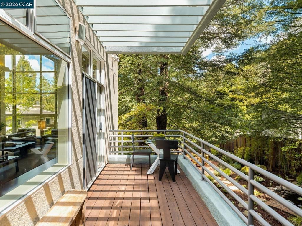 Image 7 of property listing at 6 Dorothy Pl, Berkeley, CA 94705