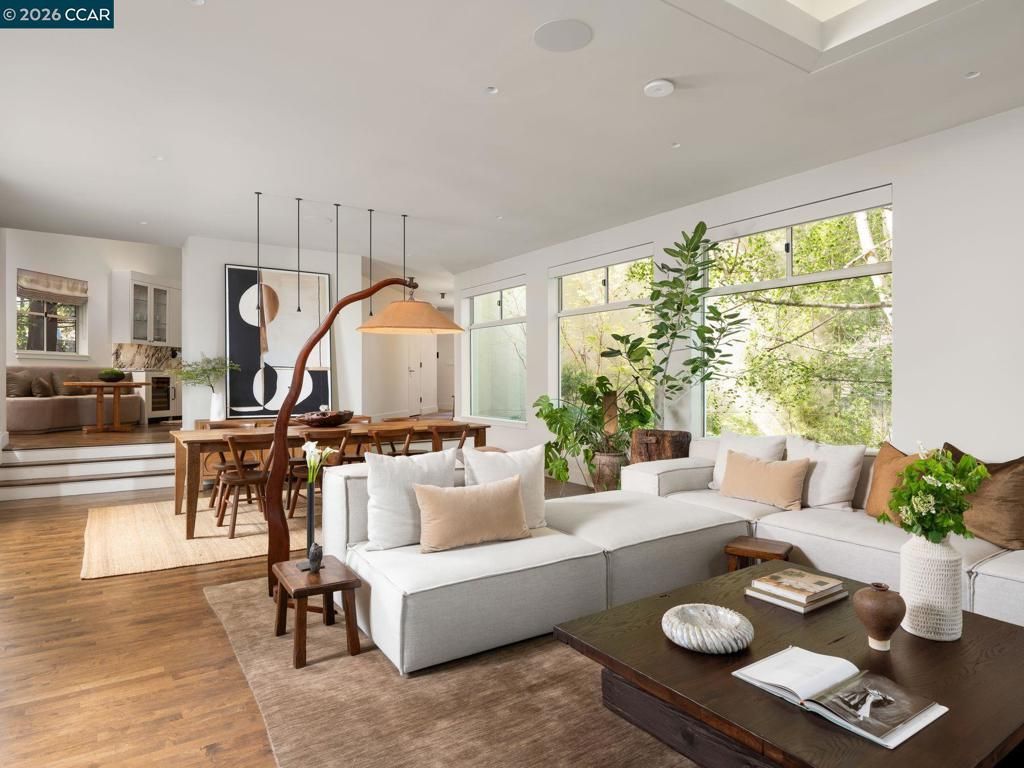 Image 8 of property listing at 6 Dorothy Pl, Berkeley, CA 94705