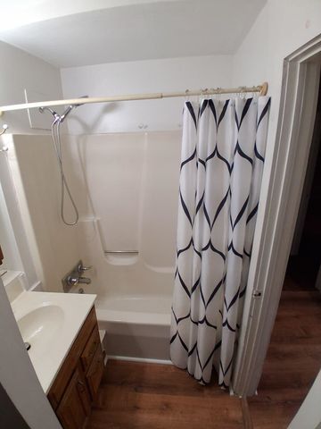 4712 Jefferson Avenue, Midland, MI 48640