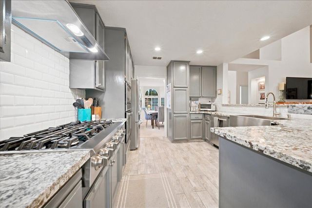 903 Graf Ct, Roseville, CA 95661
