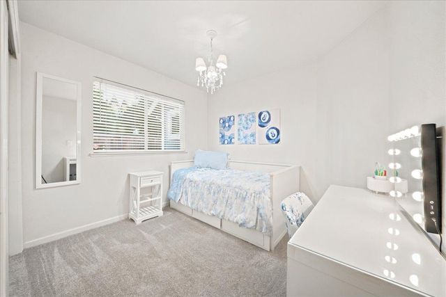 903 Graf Ct, Roseville, CA 95661