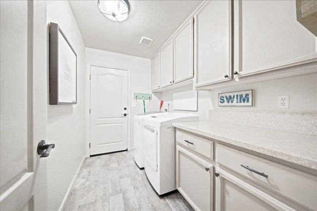 903 Graf Ct, Roseville, CA 95661