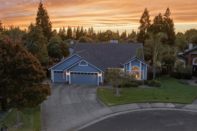 903 Graf Ct, Roseville, CA 95661