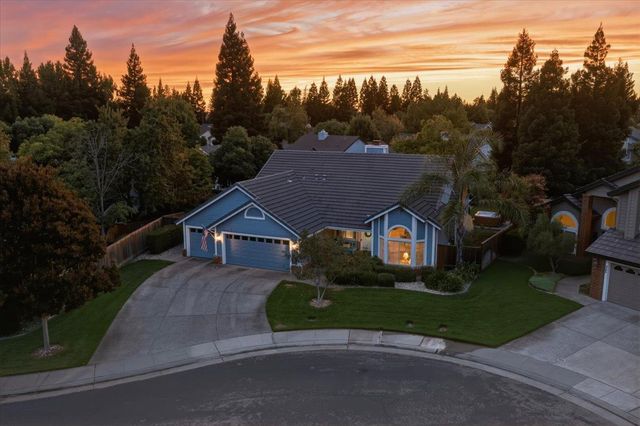 903 Graf Ct, Roseville, CA 95661