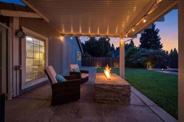 903 Graf Ct, Roseville, CA 95661