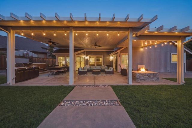 903 Graf Ct, Roseville, CA 95661