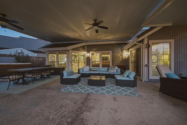 903 Graf Ct, Roseville, CA 95661