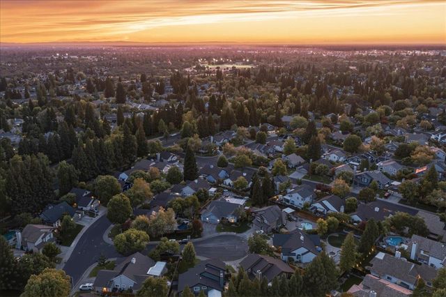 903 Graf Ct, Roseville, CA 95661