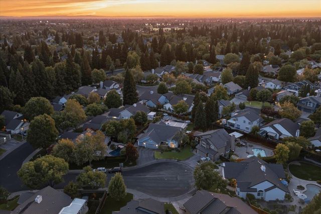 903 Graf Ct, Roseville, CA 95661