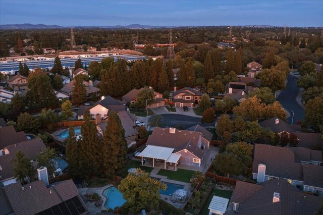903 Graf Ct, Roseville, CA 95661