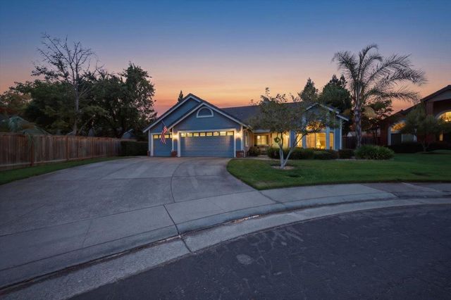 903 Graf Ct, Roseville, CA 95661