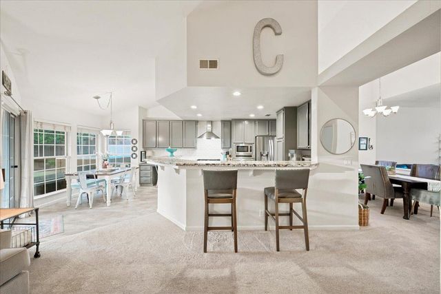 903 Graf Ct, Roseville, CA 95661