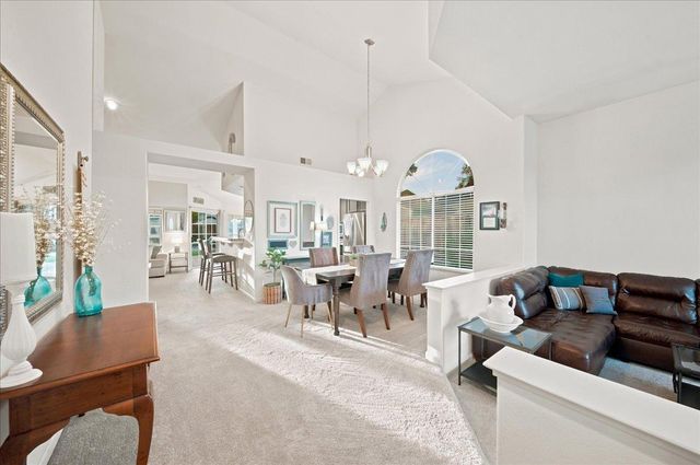 903 Graf Ct, Roseville, CA 95661