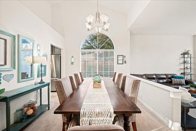 903 Graf Ct, Roseville, CA 95661