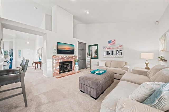 903 Graf Ct, Roseville, CA 95661