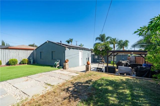 151 Grace, La Habra, CA 90631