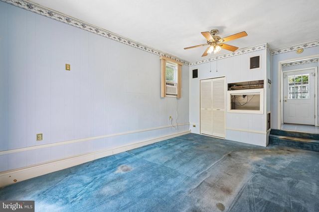 401 LAKE DR, Mount Holly, NJ 08060