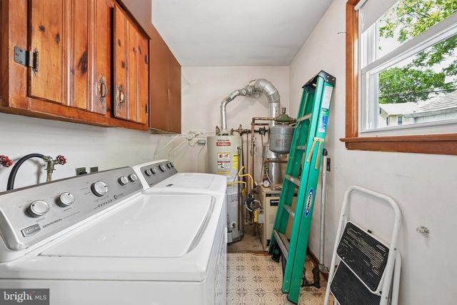 401 LAKE DR, Mount Holly, NJ 08060