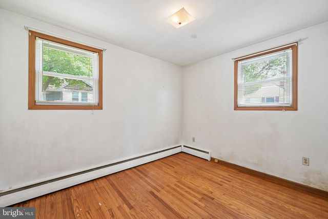 401 LAKE DR, Mount Holly, NJ 08060