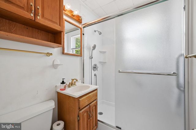 401 LAKE DR, Mount Holly, NJ 08060