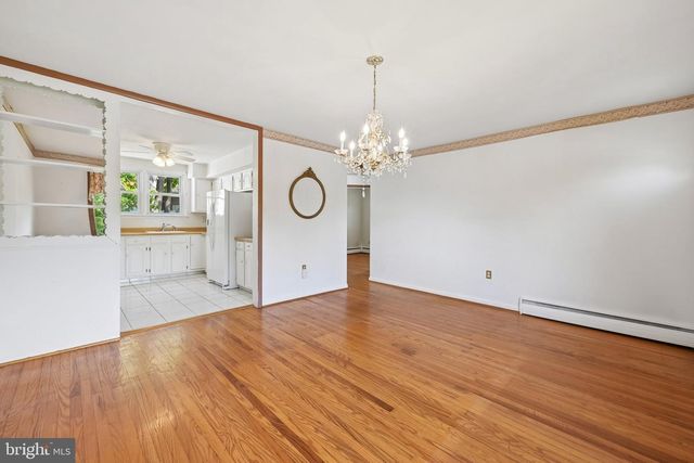 401 LAKE DR, Mount Holly, NJ 08060