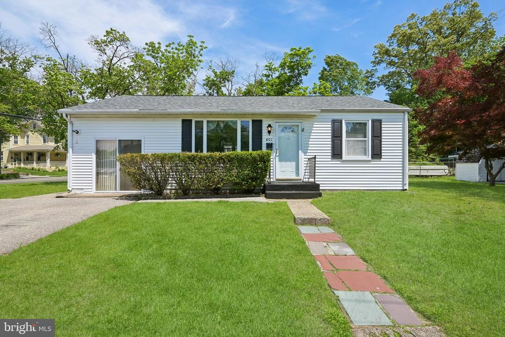 401 LAKE DR, Mount Holly, NJ 08060