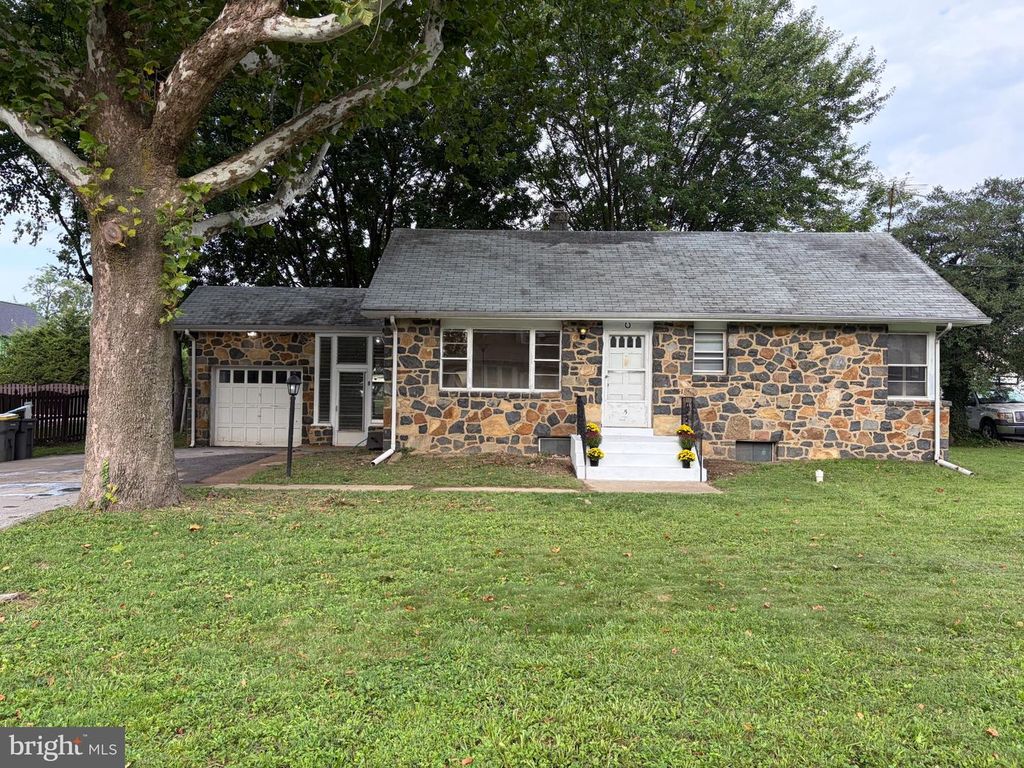 5 CATHERINE ST, NEW CASTLE, DE 19720 — exterior