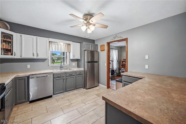 42866 Apples Way Drive, Leetonia, OH 44431