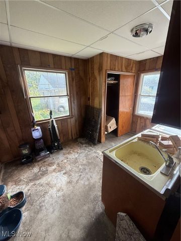 1945 Norwood Street NW, Warren, OH 44485