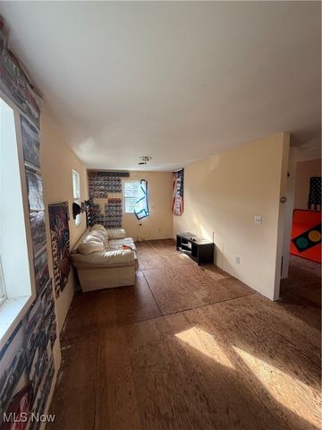 1945 Norwood Street NW, Warren, OH 44485