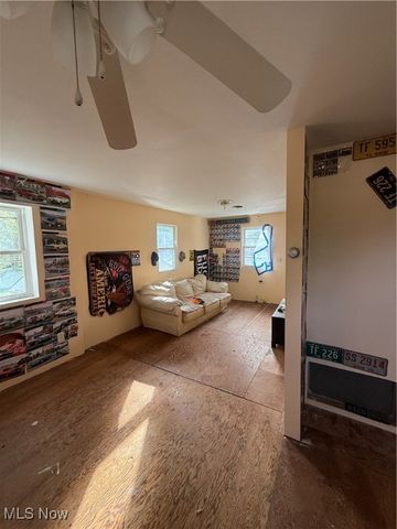 1945 Norwood Street NW, Warren, OH 44485