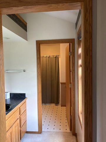 29 Westend Circle, Madison, WI 53704
