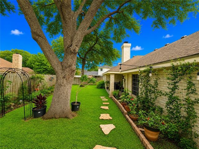 7674 Dallas St, Corpus Christi, TX 78413