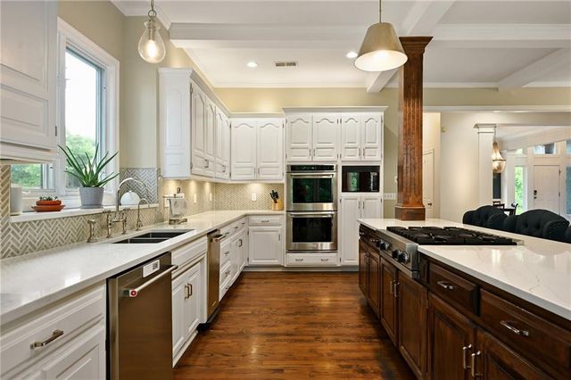 14517 W 49th Street, Shawnee, KS 66216