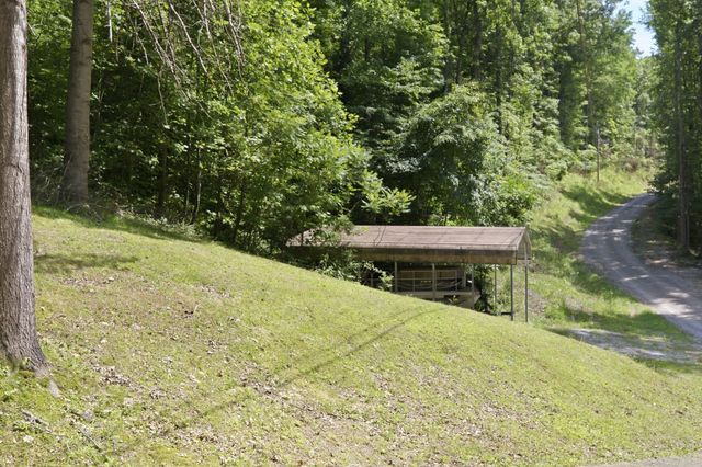 680 Lakeside Dr, Smithville, TN 37166