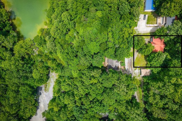 680 Lakeside Dr, Smithville, TN 37166