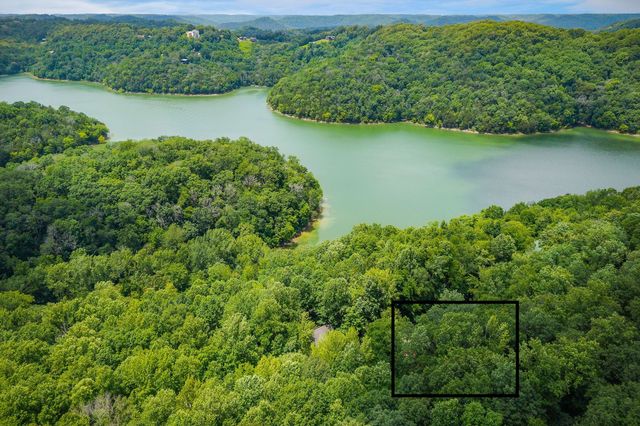 680 Lakeside Dr, Smithville, TN 37166