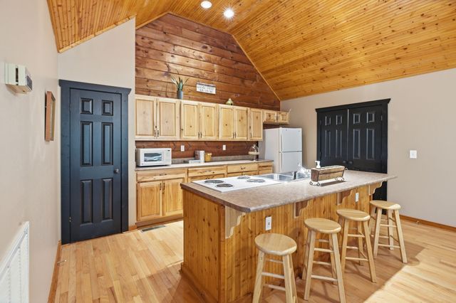 680 Lakeside Dr, Smithville, TN 37166