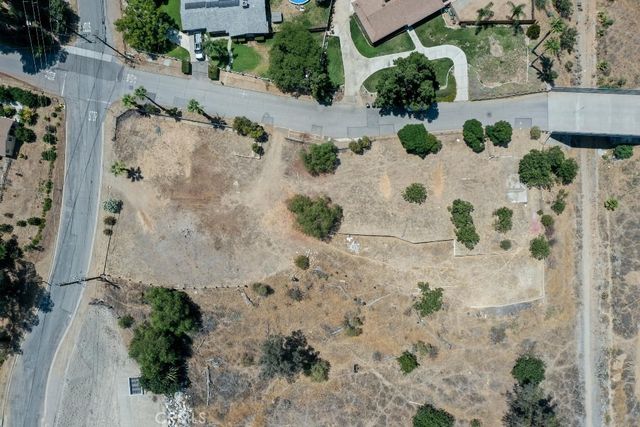 21894 Vivienda Avenue, Grand Terrace, CA 92313