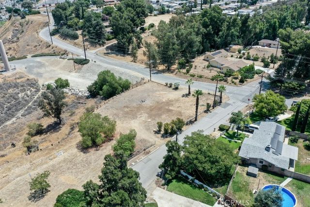 21894 Vivienda Avenue, Grand Terrace, CA 92313