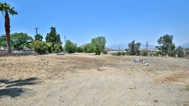 21894 Vivienda Avenue, Grand Terrace, CA 92313