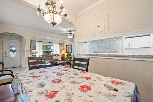 800 NE 6th St 1, Fort Lauderdale, FL 33304