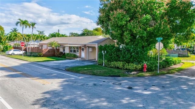 800 NE 6th St 1, Fort Lauderdale, FL 33304