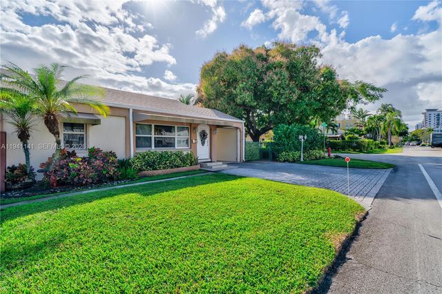 800 NE 6th St 1, Fort Lauderdale, FL 33304