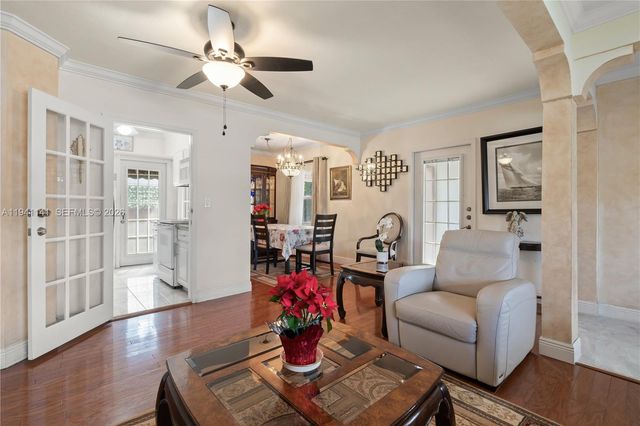 800 NE 6th St 1, Fort Lauderdale, FL 33304