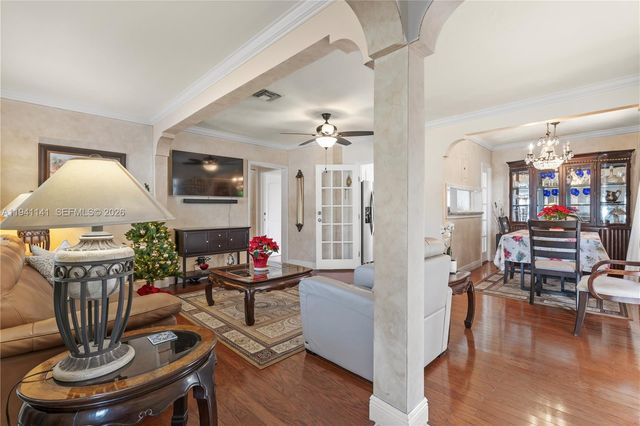 800 NE 6th St 1, Fort Lauderdale, FL 33304