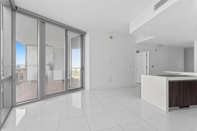 851 NE 1st Ave 3010, Miami, FL 33132